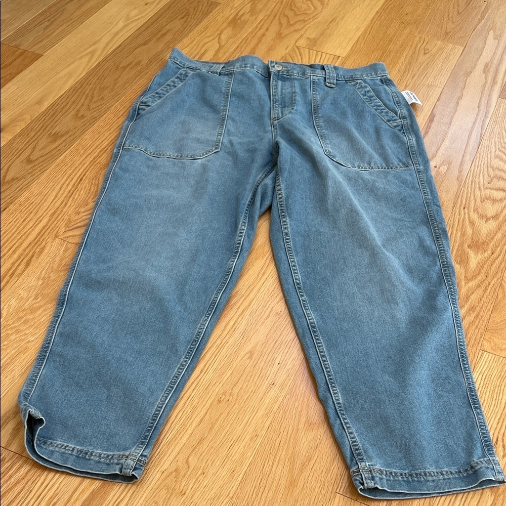 New! Old Navy men’s large blue medium wash High rise OGC denim chino pants.